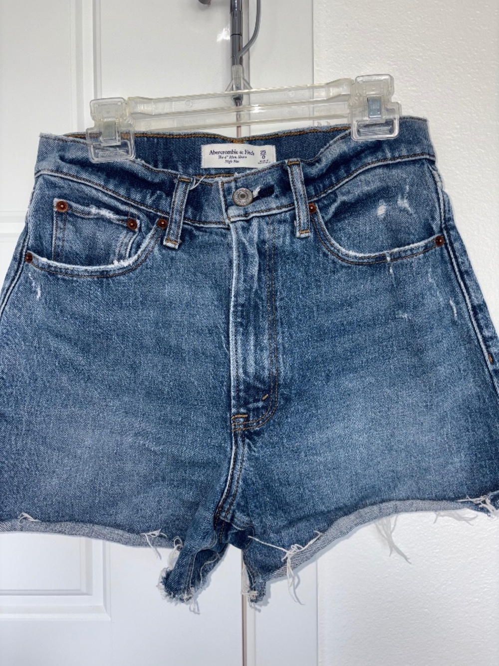 Abercrombie Curve Love 4” High-rise Mom Short